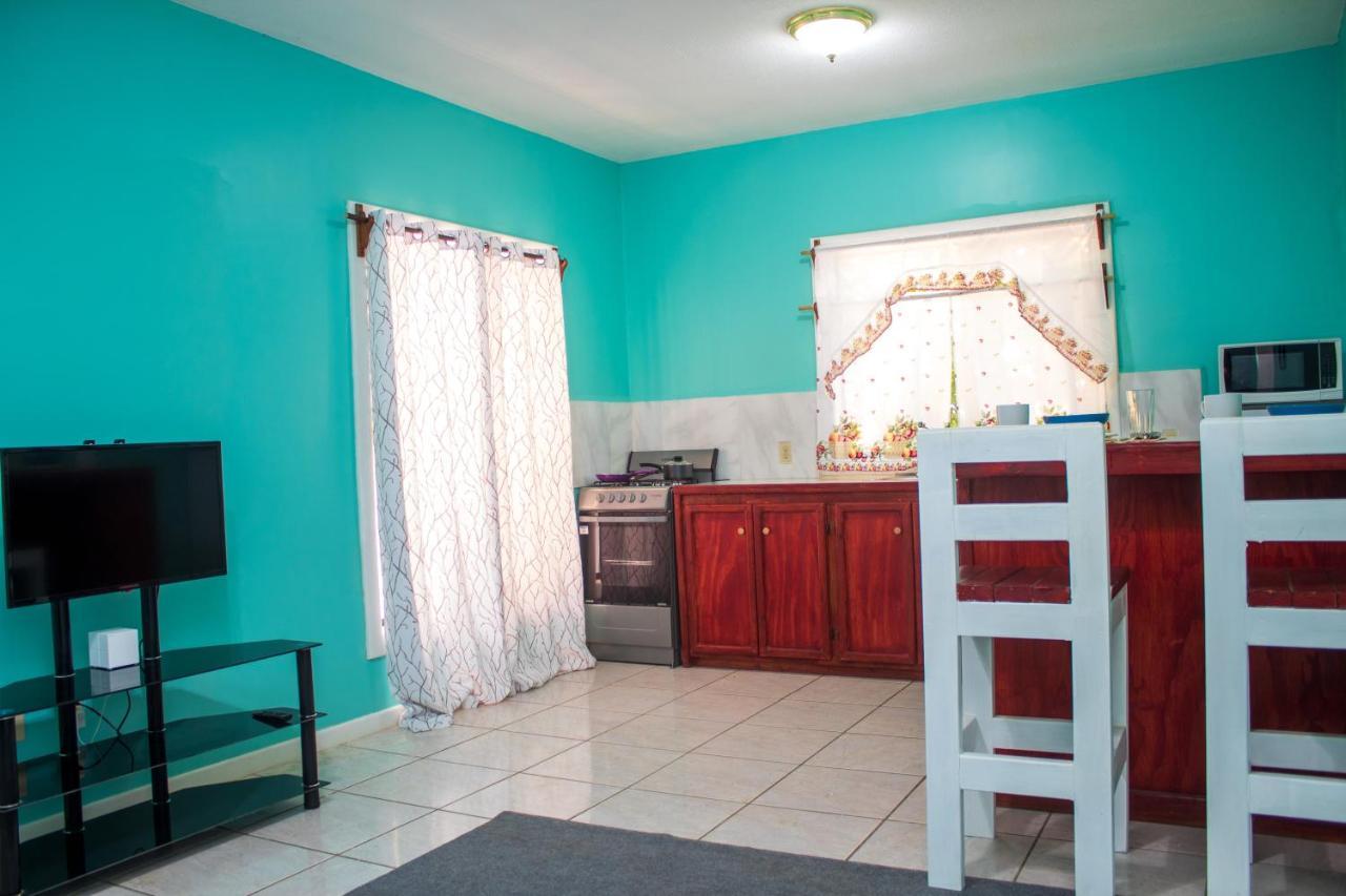 Bliss On The Bay For A Family Apartment West End Bagian luar foto